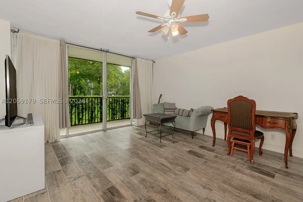 3401 N Country Club Dr #117, Aventura, FL 33180 - #1