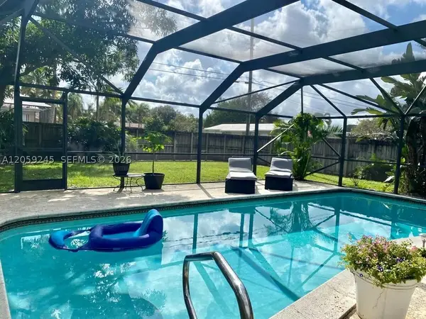 4116 Taft St, Hollywood, FL 33021