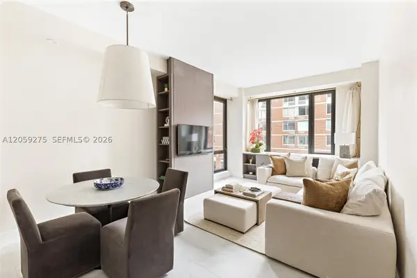 305 W 16 St #3G, ,, NY 10011