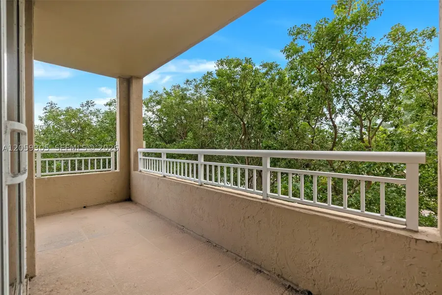 19501 W Country Club Dr #309, Aventura, FL 33180 - #3