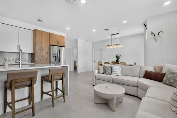 4301 SW 160th Ave #202, Miramar, FL 33027