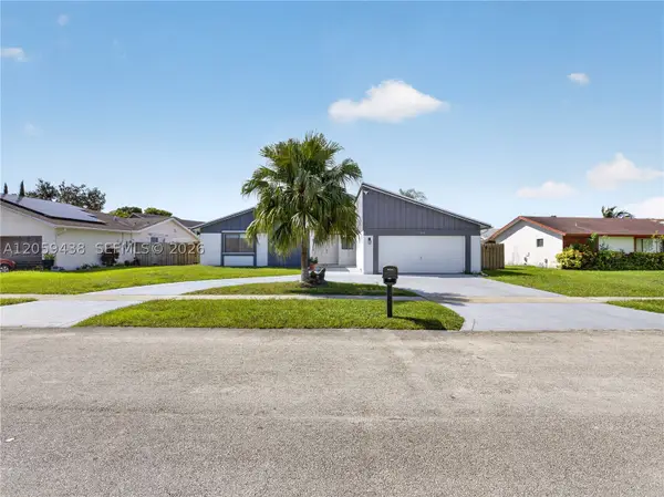 9428 NW 46th Ct, Sunrise, FL 33351