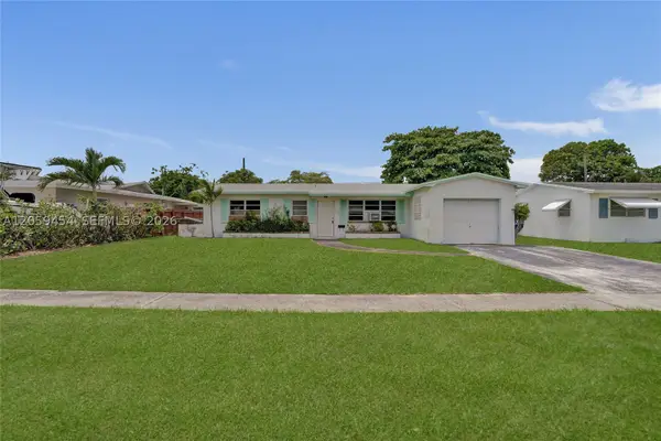 420 SW 71st Way, Pembroke Pines, FL 33023