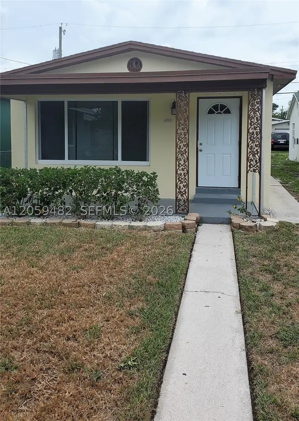 619 N D St, Lake Worth, FL 33460