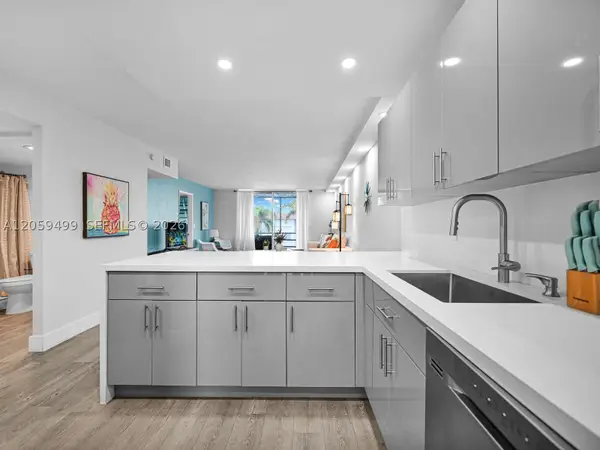 400 SE 10th Street #303, Deerfield Beach, FL 33441