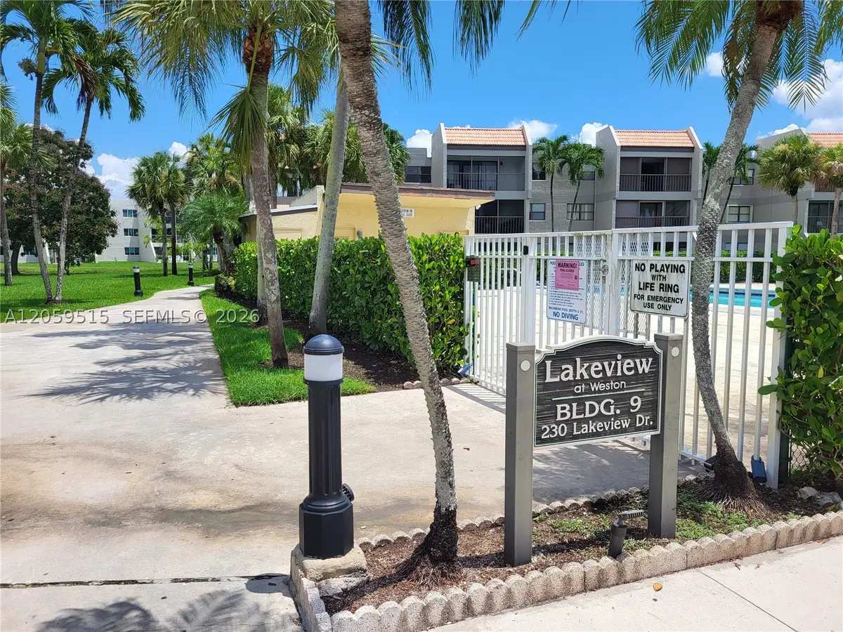 230 Lakeview Dr #207, Weston, FL 33326 - #1