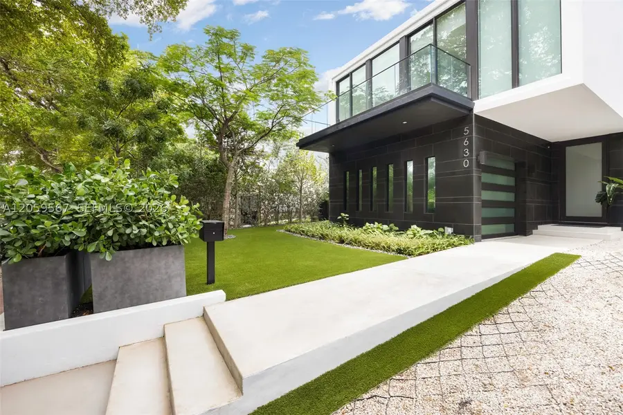5630 Pine Tree Dr, Miami Beach, FL 33140 - #3