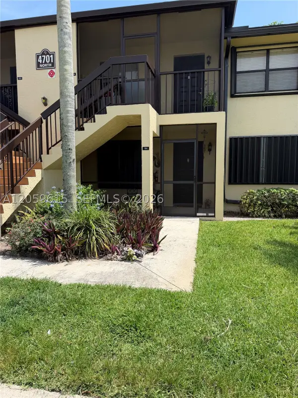 4701 E Lucerne Lakes Blvd E #104, Lake Worth, FL 33467