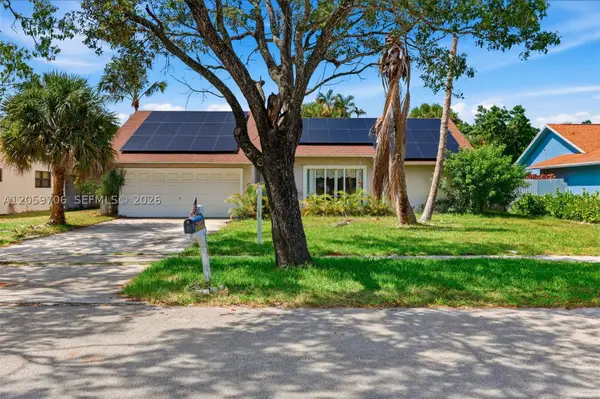 1419 Hummingbird Dr, Delray Beach, FL 33444