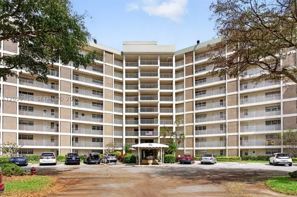 3090 N Course Dr #807, Pompano Beach, FL 33069