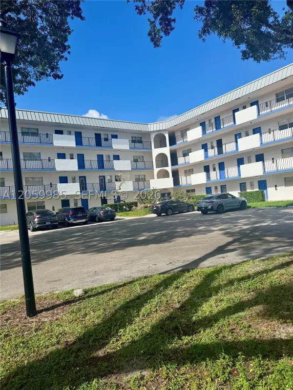 6361 N Falls Cir Dr #311, Lauderhill, FL 33319