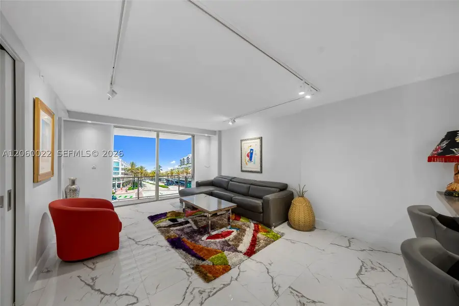 465 Ocean Dr #303, Miami Beach, FL 33139 - #3
