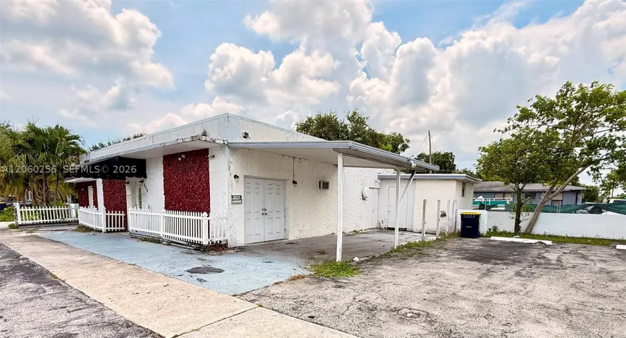 608 SW 12th Ave, Dania Beach, FL 33004 - #2