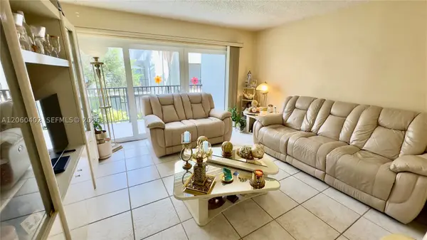 30 NW 87th Ave #C219, Miami, FL 33172