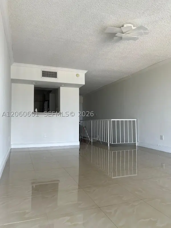 9210 Fontainebleau Blvd #506, Miami, FL 33172