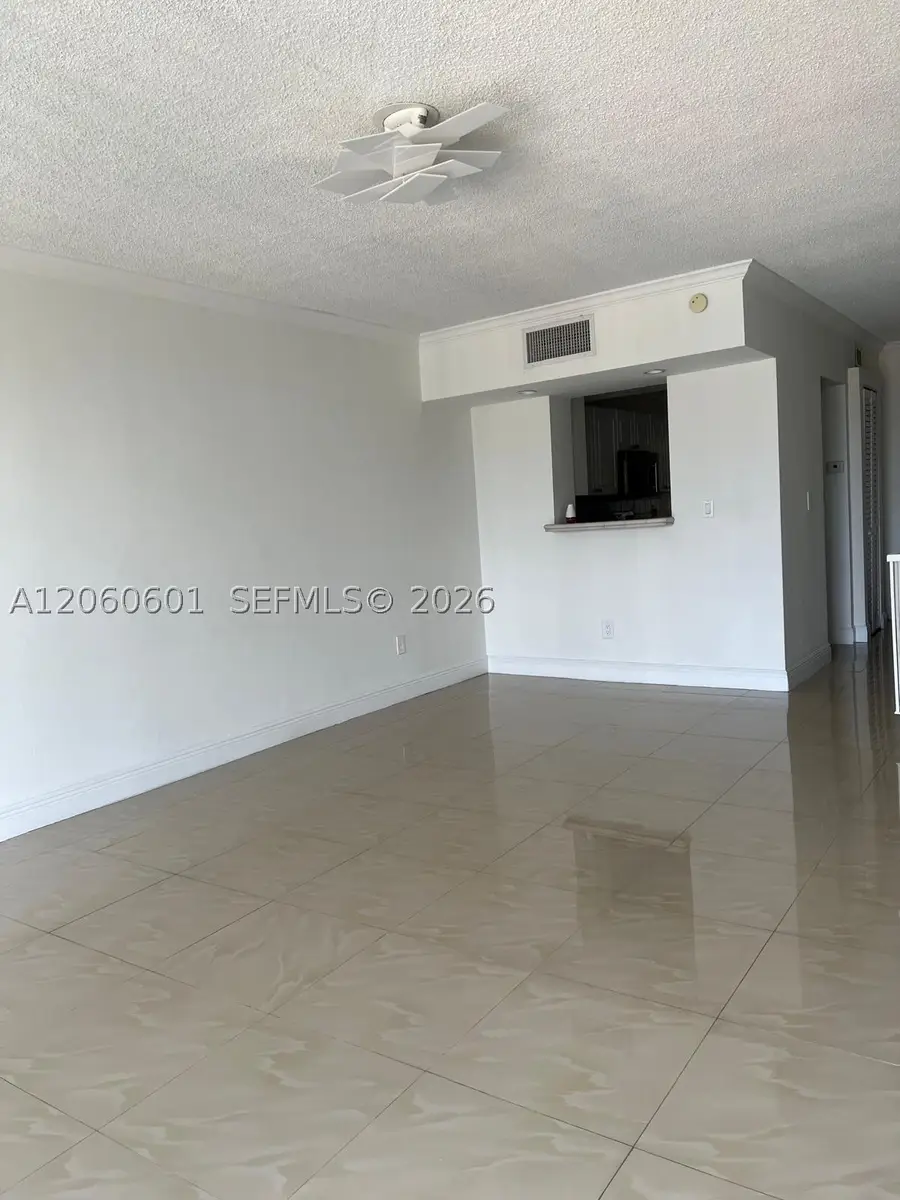 9210 Fontainebleau Blvd #506, Miami, FL 33172 - #3