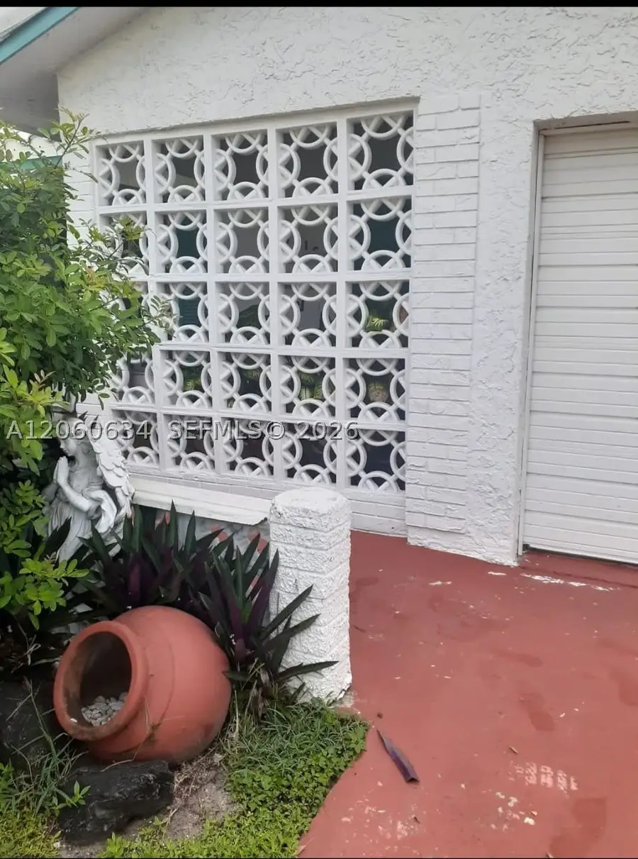 7516 NW 67th Ave, Tamarac, FL 33321 - #2