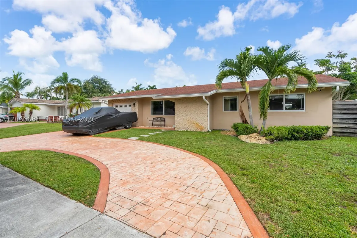 11311 NW 23rd St, Pembroke Pines, FL 33026 - #1