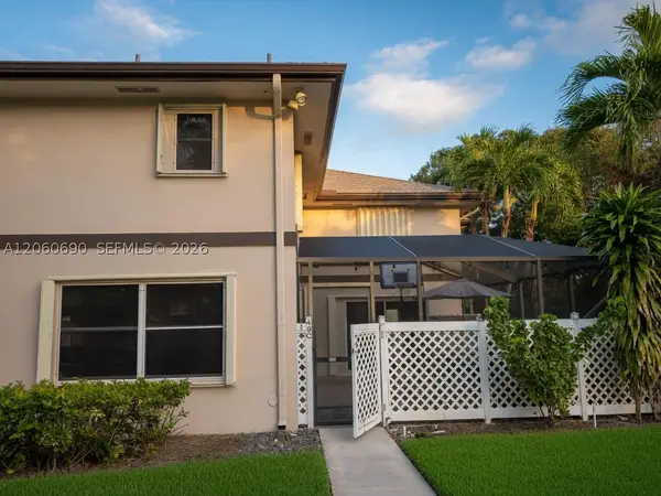 49 Essex Ct #C, Royal Palm Beach, FL 33411