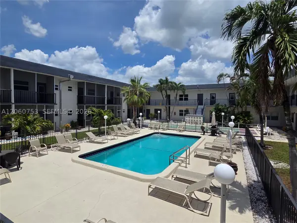 415 NE 2nd St #229, Hallandale Beach, FL 33009