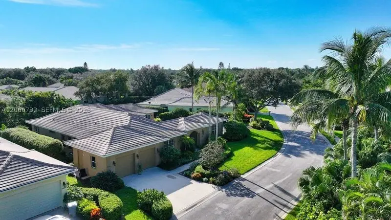 9030 Castle Harbour Cir, Vero Beach, FL 32963 - #2