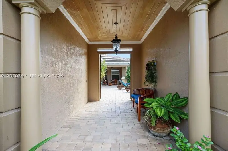 9030 Castle Harbour Cir, Vero Beach, FL 32963 - #3