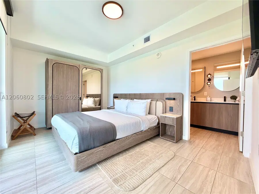 580 72nd St #602, Miami Beach, FL 33141 - #2