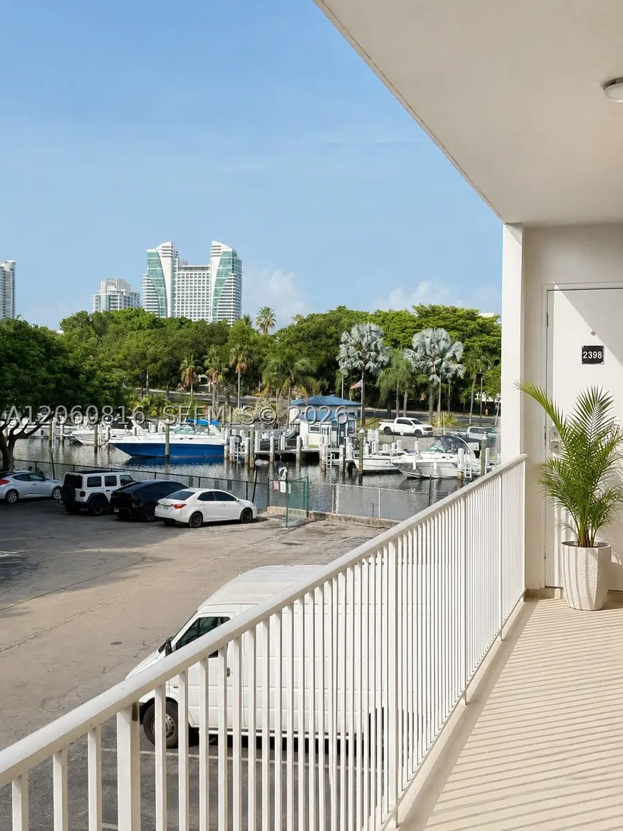 26 Diplomat Pkwy #2398, Hallandale Beach, FL 33009 - #2
