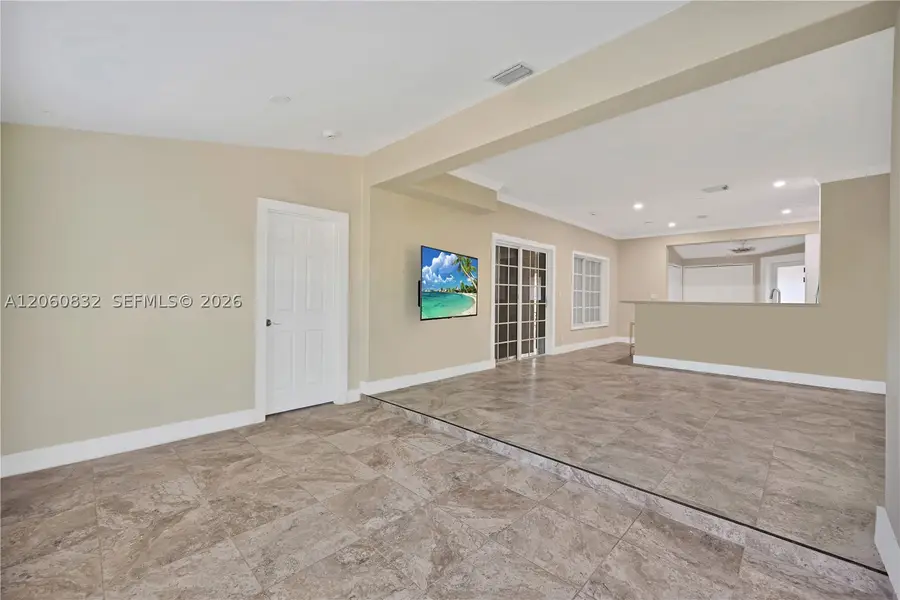 818 NE 3rd St, Hallandale Beach, FL 33009 - #2