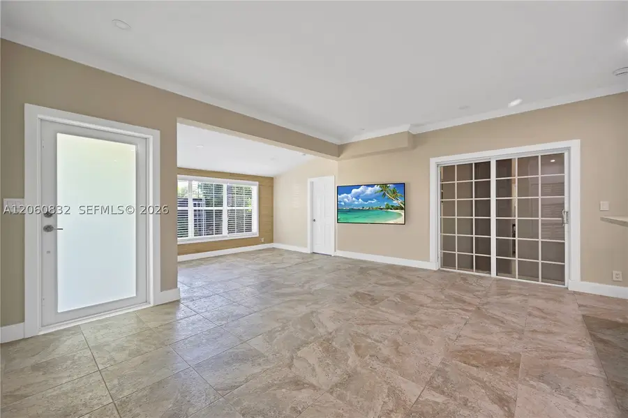 818 NE 3rd St, Hallandale Beach, FL 33009 - #3