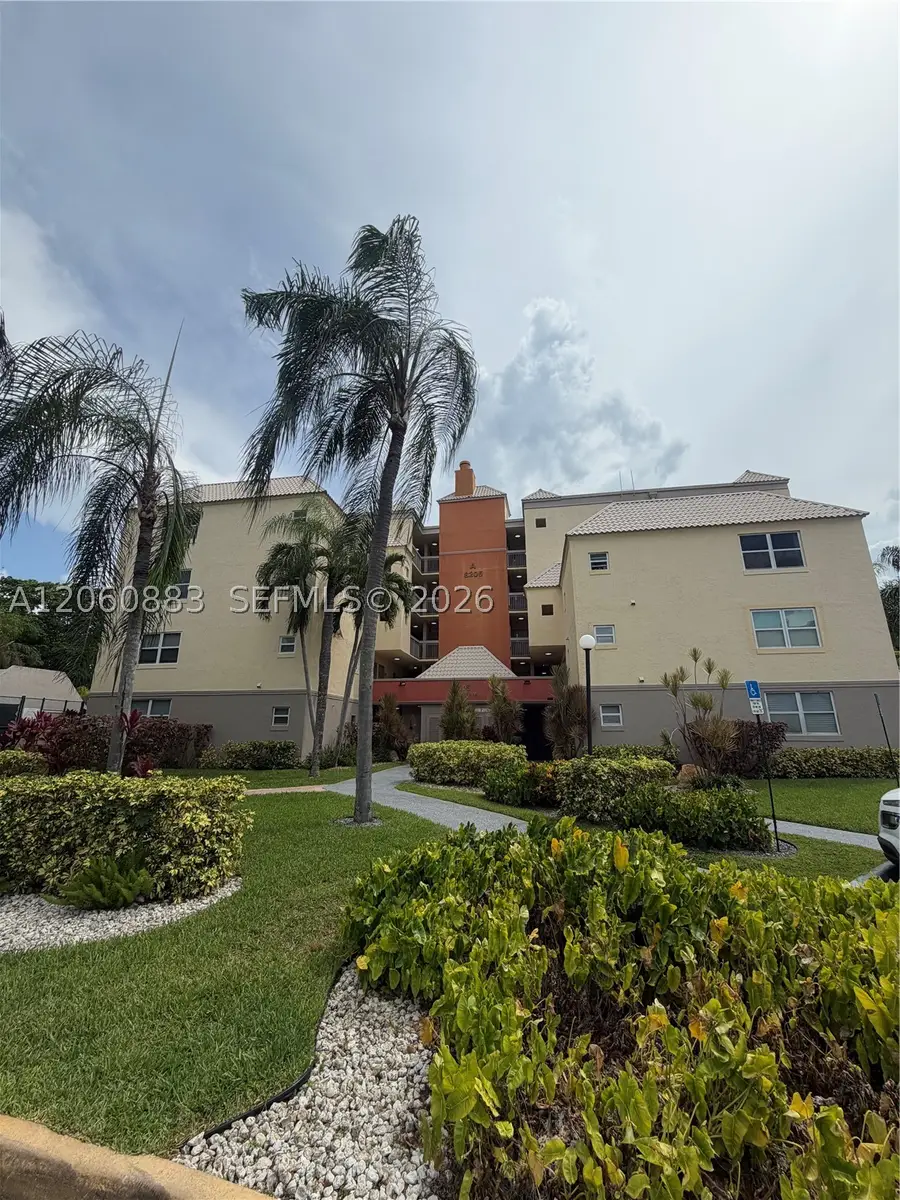 8205 Lake Dr #306, Doral, FL 33166 - #2