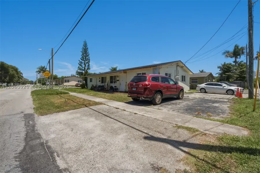 137 NE 1st Ct, Dania Beach, FL 33004 - #2
