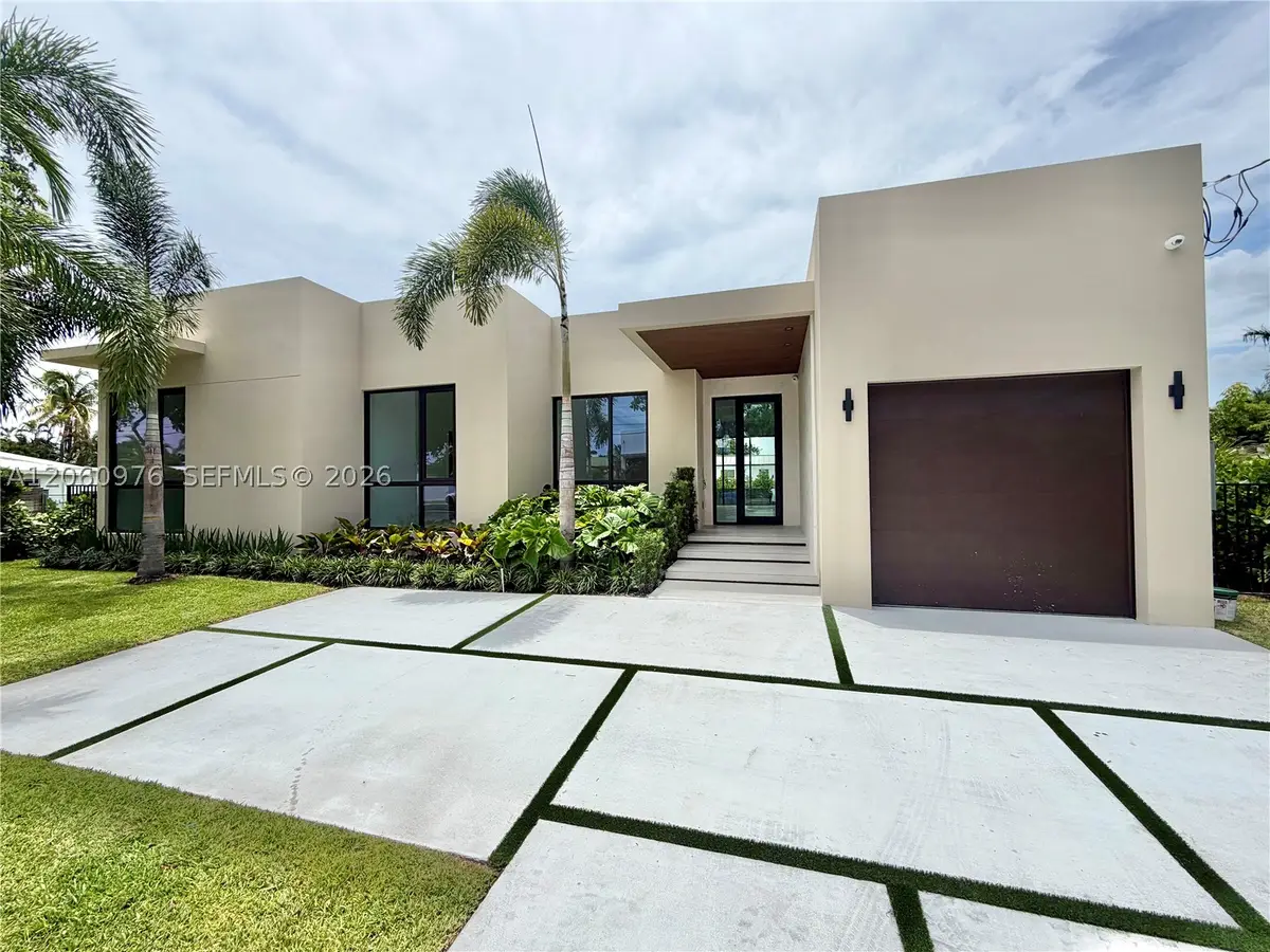 2030 N Hibiscus Dr, North Miami, FL 33181 - #1