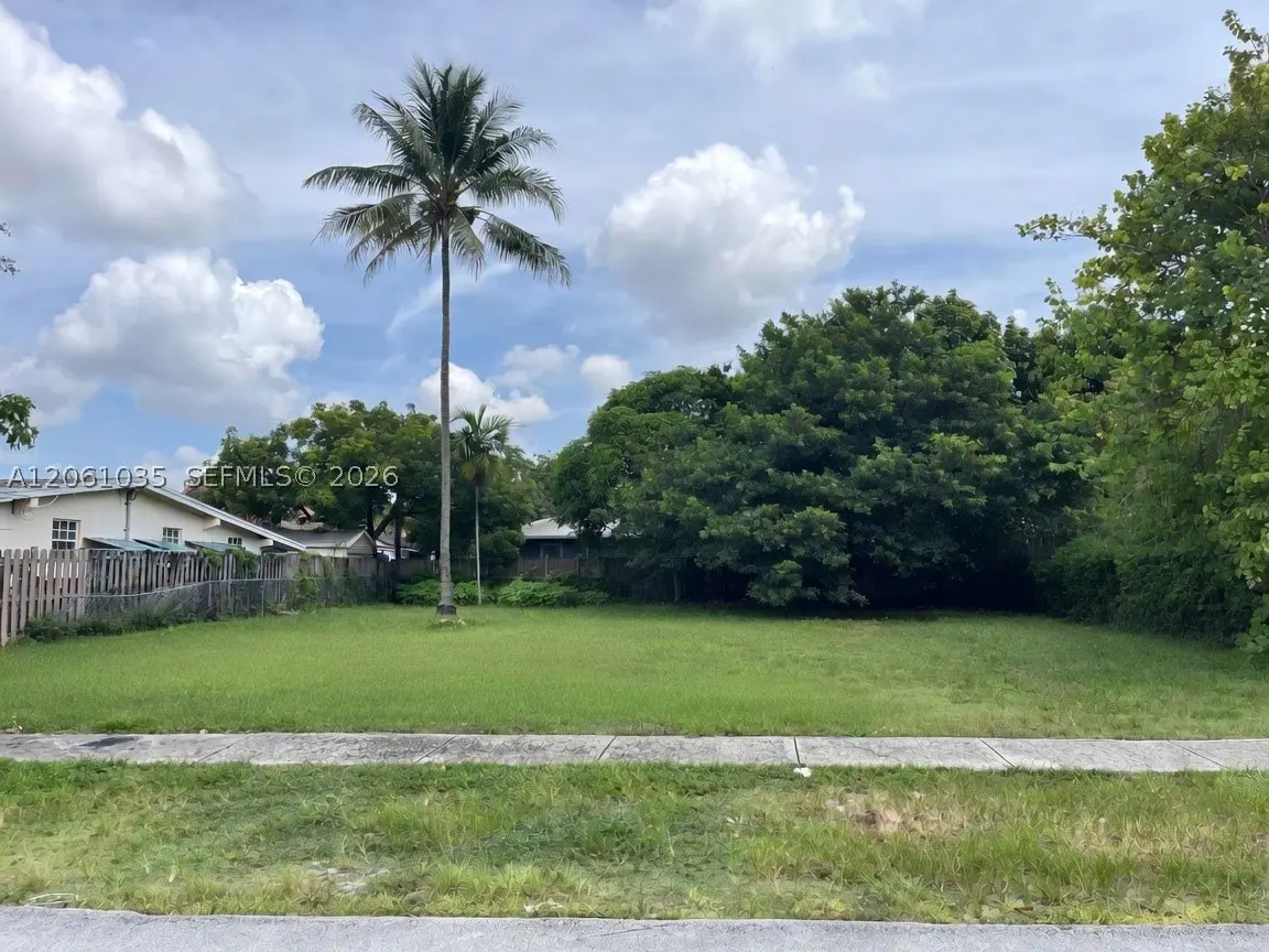 363 Ne 173 St, North Miami Beach, FL 33162 - #1