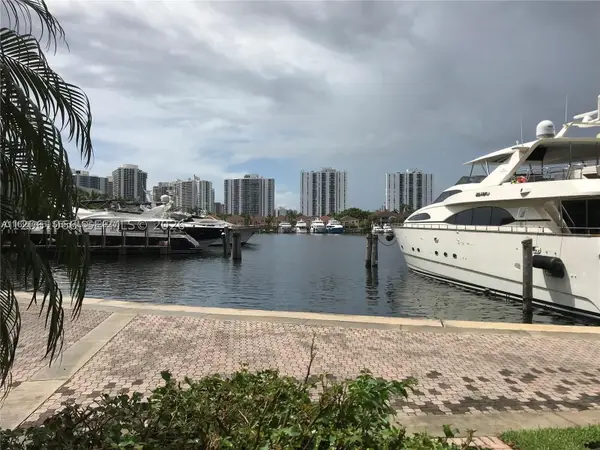 3601 NE 207th St N42, Aventura, FL 33180