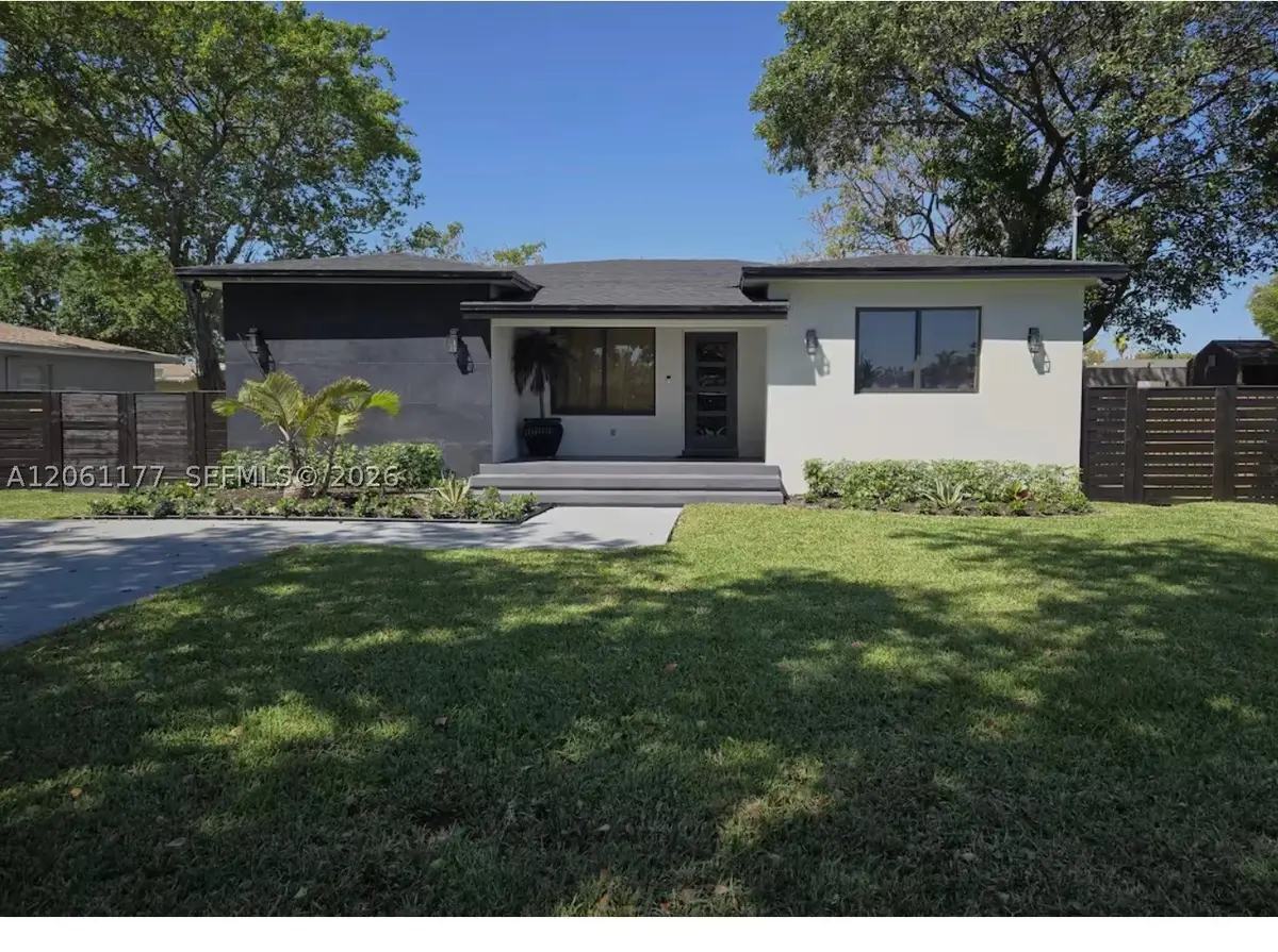 904 NW 6th Ter, Hallandale Beach, FL 33009 - #1