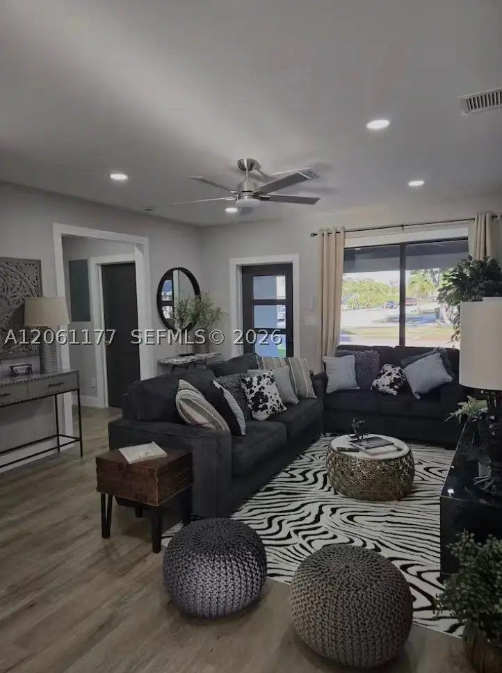 904 NW 6th Ter, Hallandale Beach, FL 33009 - #2