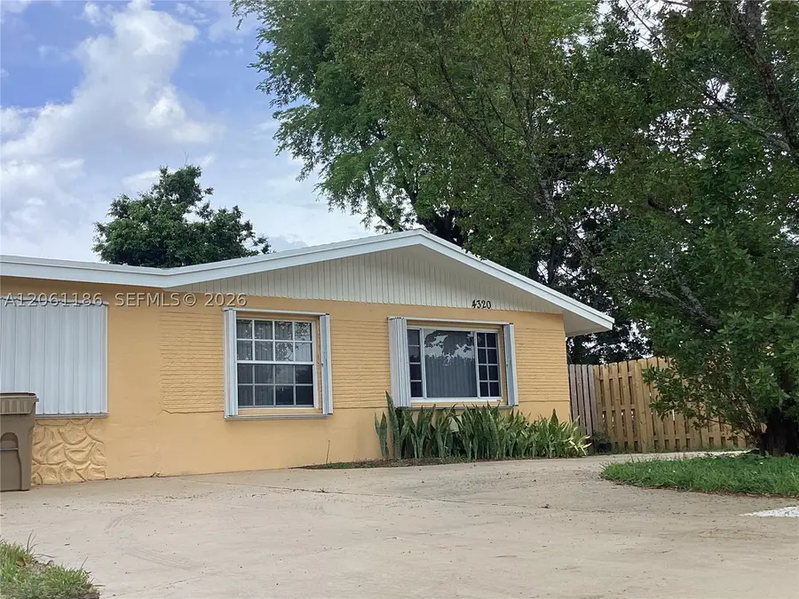 4320 SW 56th Ave, Davie, FL 33314 - #2