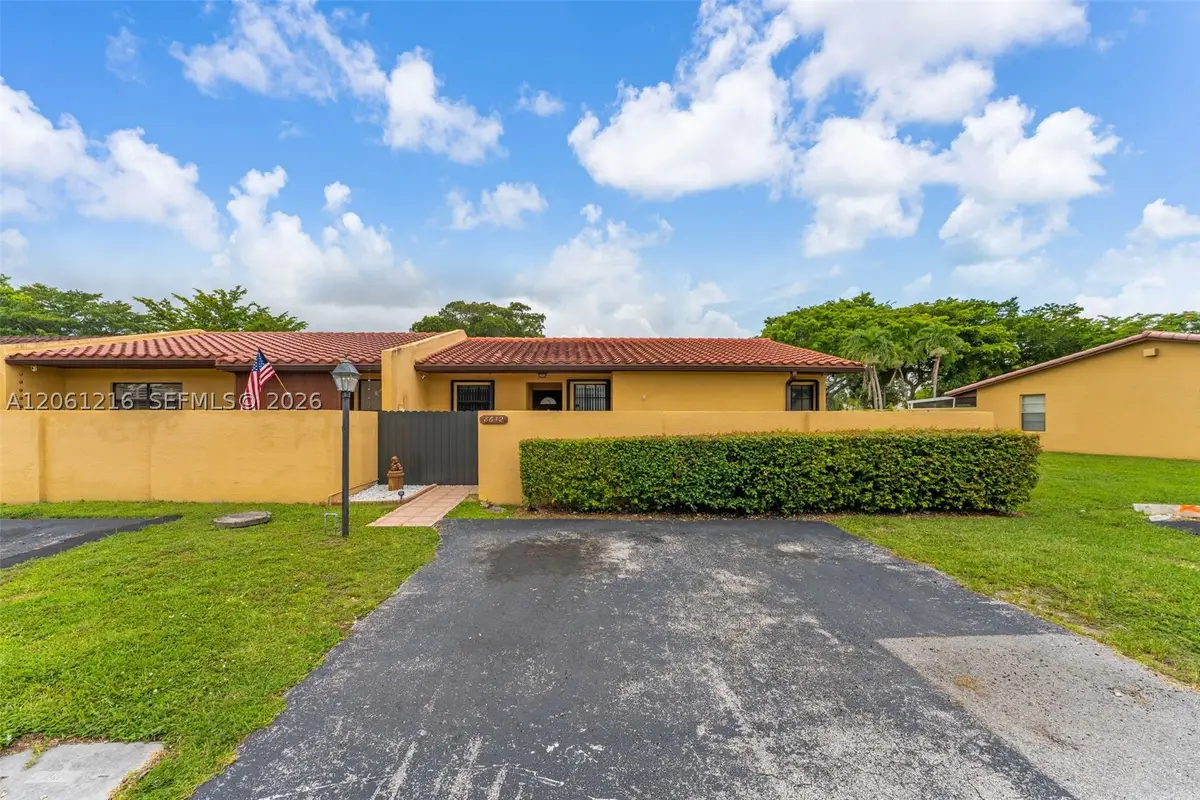 8612 SW 148th Pl, Miami, FL 33193 - #1