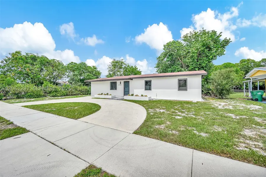 19301 NW 52nd Ave, Miami Gardens, FL 33055 - #2