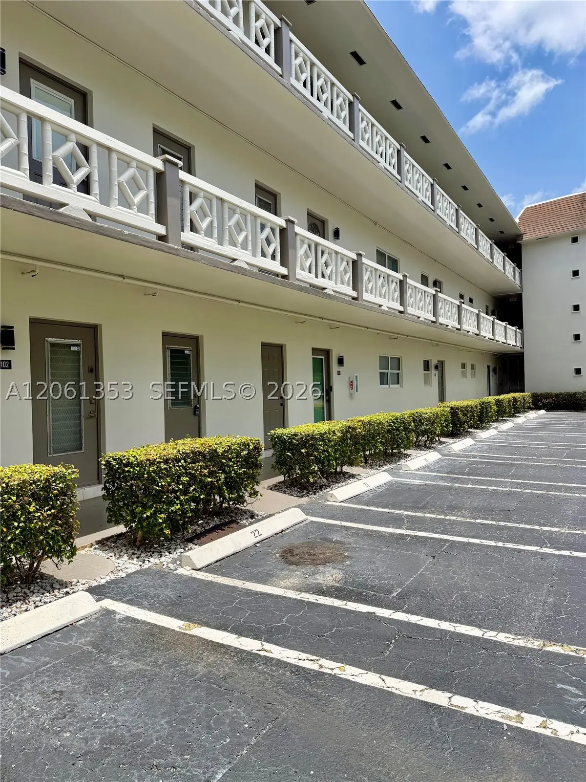 5001 NW 34th St #102, Lauderdale Lakes, FL 33319 - #1