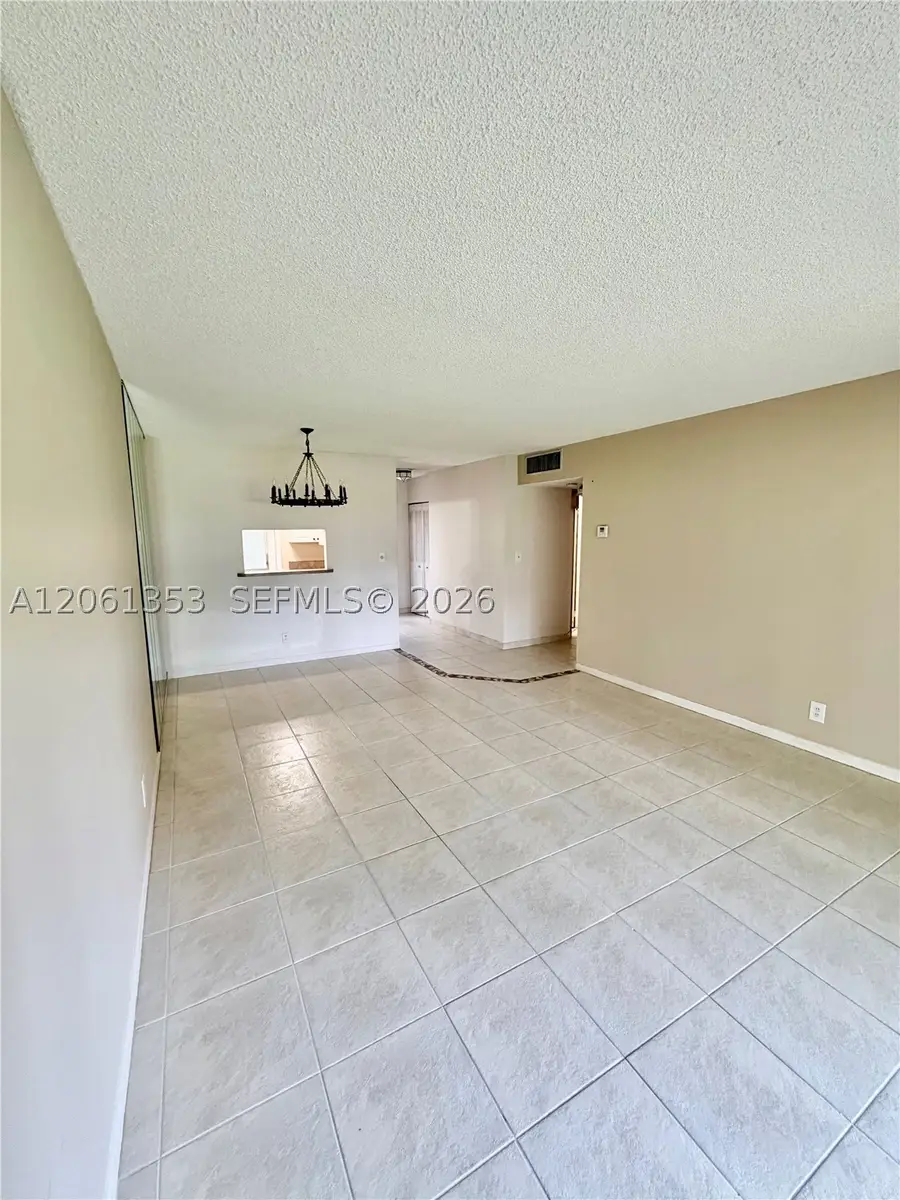 5001 NW 34th St #102, Lauderdale Lakes, FL 33319 - #3
