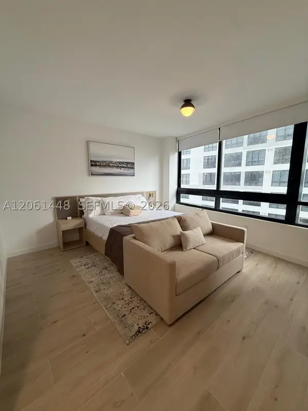 225 N Miami Ave #1506, Miami, FL 33128