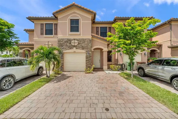 3353 W 90th St, Hialeah, FL 33018