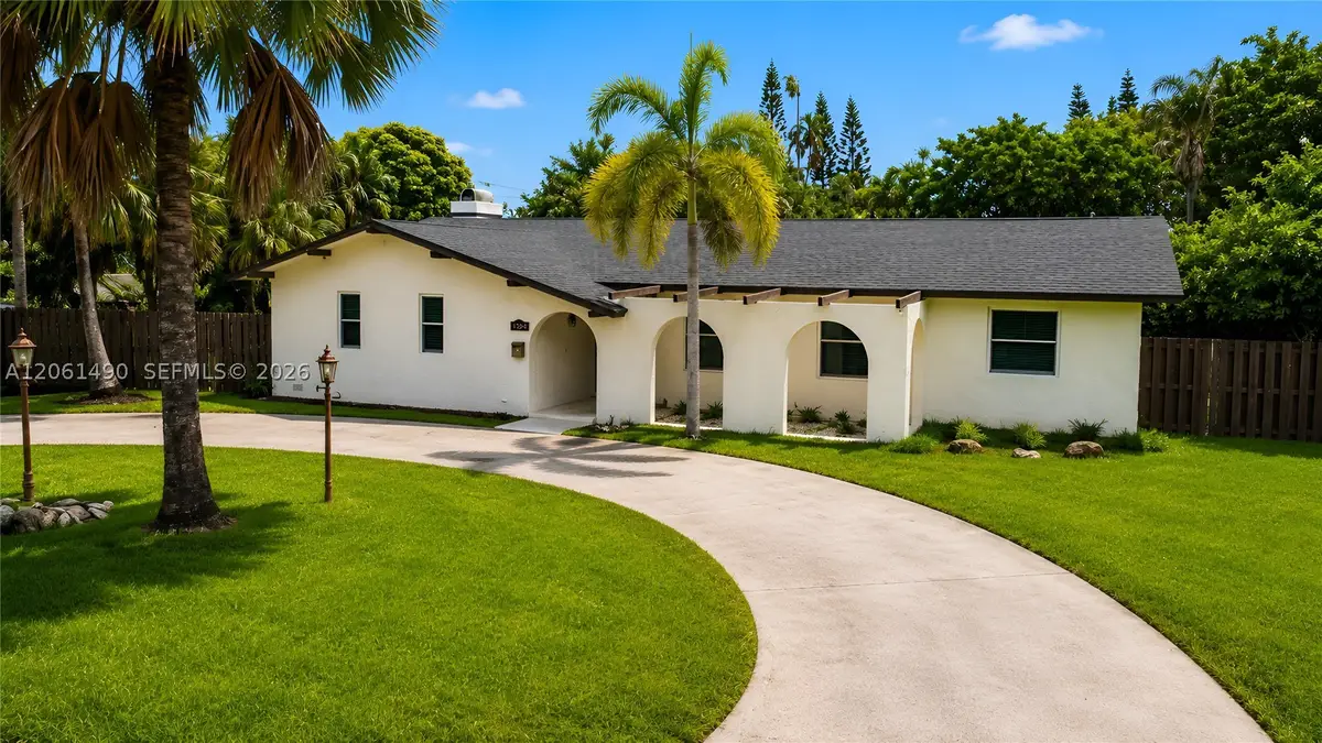 8601 SW 174th St, Palmetto Bay, FL 33157 - #1