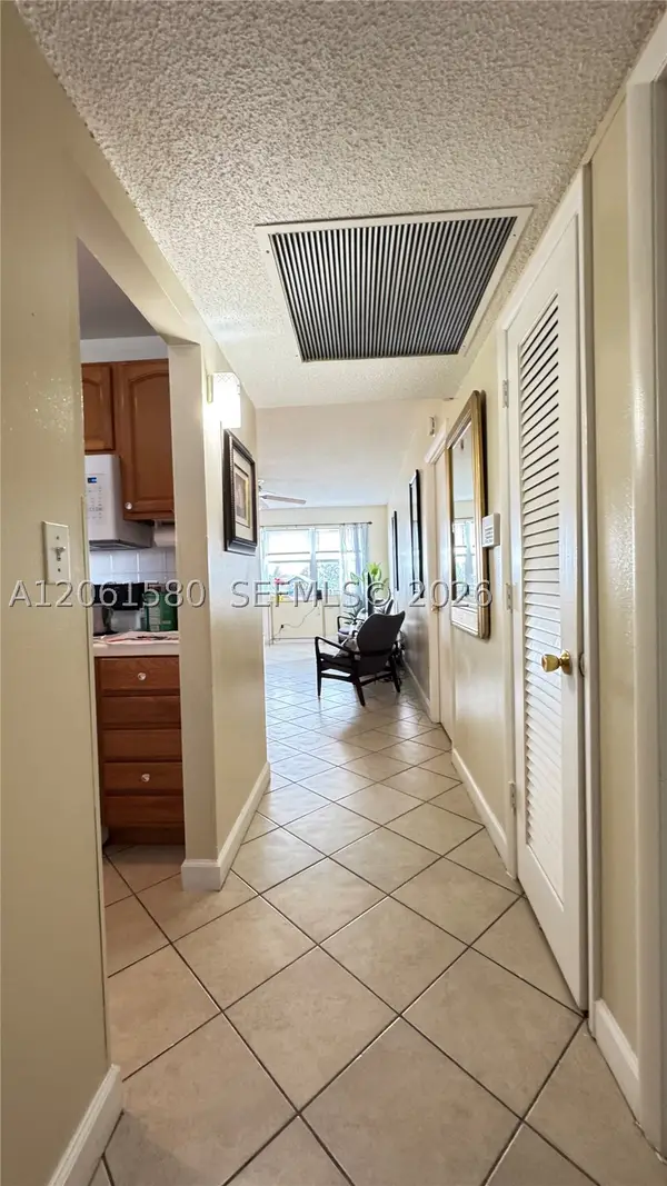 2200 Park Ln #311, Hollywood, FL 33021