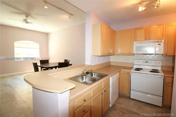 6001 SW 70th St #117, South Miami, FL 33143