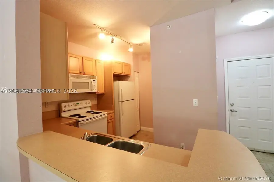 6001 SW 70th St #117, South Miami, FL 33143 - #2