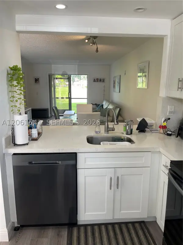 10434 Sunrise Lakes Blvd #107, Sunrise, FL 33322