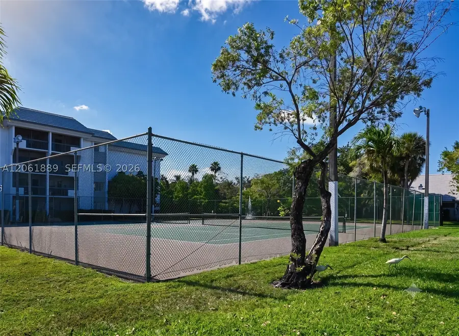 731 N Pine Island Rd #102, Plantation, FL 33324 - #2